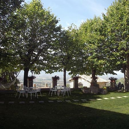 Capodacqua  Agriturismo Villa Gabbiano מראה חיצוני תמונה