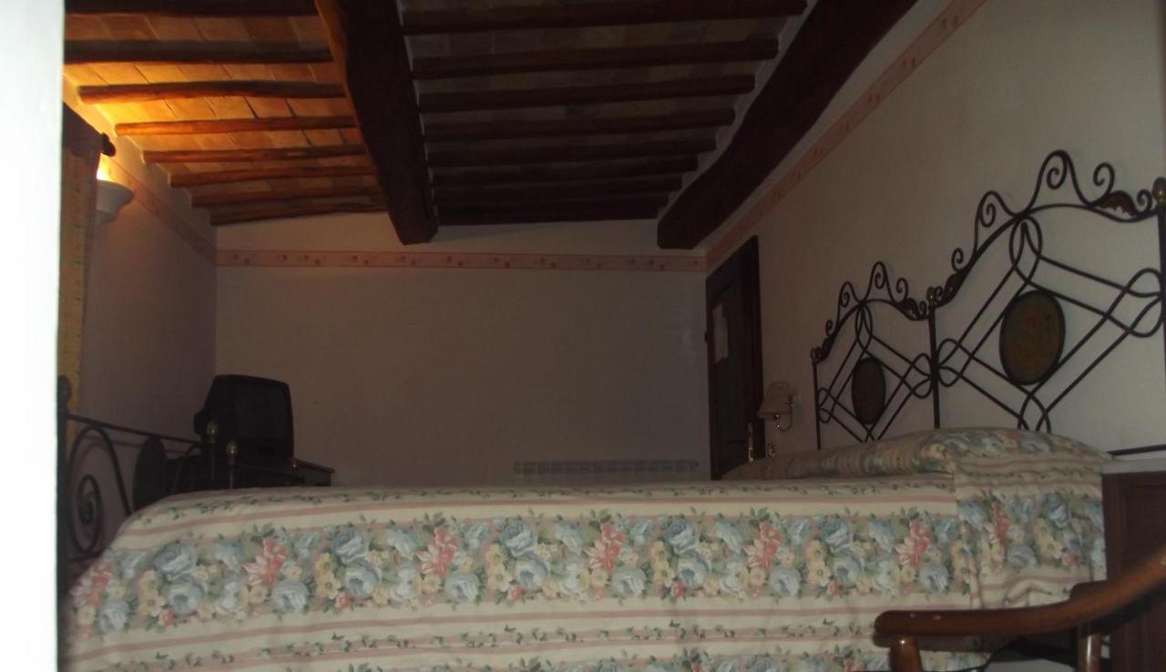 Capodacqua  Agriturismo Villa Gabbiano חדר תמונה